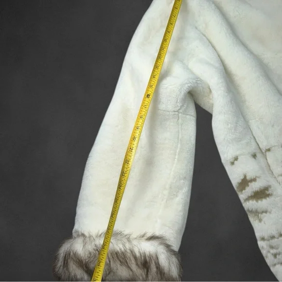 Coldwater CreekVintage-Style White Faux Fur Coat with Brown Accents Size XL - Picture 9 of 16